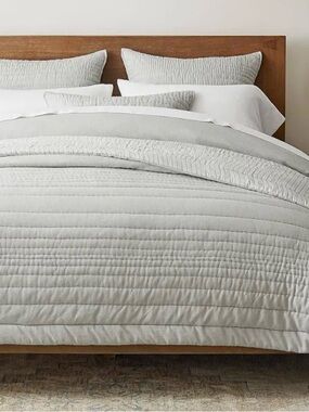 Pottery Barn King/Cal King Tencel Lyocell cotton reversible quilt.